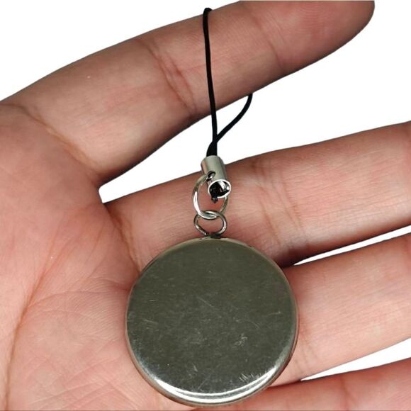 Vintage Mother Of Pearl Framed Pendant Keychain - Picture 2 of 2